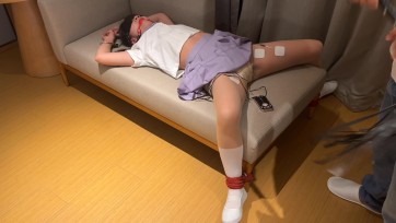 【臭脚妹妹】【粉丝的体验之任人宰割的臭脚妹妹】JK+白一带+手铐+强制开脚+郊狼+SP+AV棒+强制GC+哭着求饶