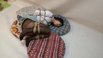 【随心原创】萌萌学妹 冉染 可爱格子裙 爆乳 桃缚跪走 胶带封嘴