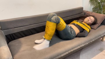 【默示录】【小困】白袜与黄色胶带，严实地封嘴~