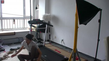 【绳之韵】小学妹瑾瑜的跑步机第二拍：黑丝OL、透明半靴，固定棒，跑步机上一边玩棒棒，一边踩绿豆虐足