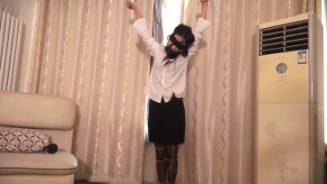 【逍遥】突如其来的停电，女记者被劫持囚禁 手铐固定+拘束衣囚禁挣扎