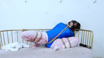 【樱束原创】《威胁禁锢魔术师》 sm逃脱女魔术师艾薇被伊顿挑战并签订脱缚赌约！被M腿捆绑跳D内塞/棒棒/股绳同时刺激强G！马具口球塞嘴强行滴蜡折磨！挣扎脱缚！再被直臂拘束后套上丝袜