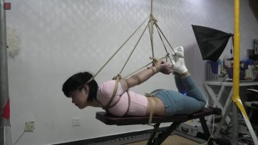 【绳之韵】唐琬试镜，掰弯一个野生小S第二季：白袜、紧身牛仔、大长腿，驷马、勒头、绑脚掌半吊、SP、痛感TJ、奴性诱导进行中