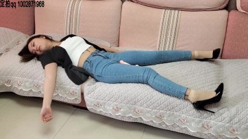 【一往情深】大尺度BL私拍《色魔房东》