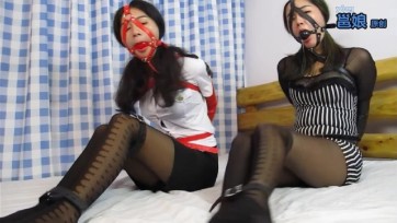 【邕娘】单手套AND口球头套，唾液直流，欲罢不能，黑红组合皮具组合~