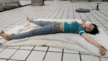 【随心原创】冷兮 楼顶的日光浴