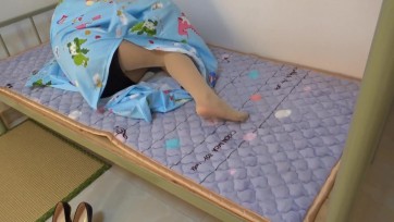 【新月原创】肉丝高更鞋 自行全包 被扎进床单之后 拼命挣扎【第二部】