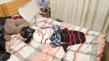 【小自白】自缚人形犬，但自缚完成后被助手抓住狠狠玩弄