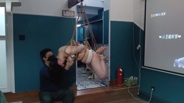 【绯影责束】吊缚荡秋千，最后内衣脱掉