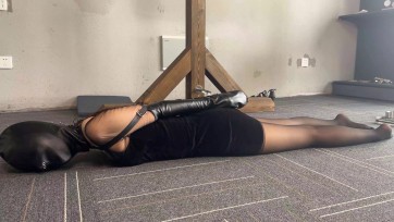 【涵涵】头套封闭，单手套挣扎