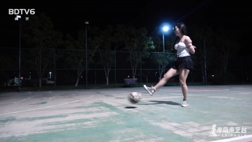 【半岛束艺台】英姿飒爽的女足队员