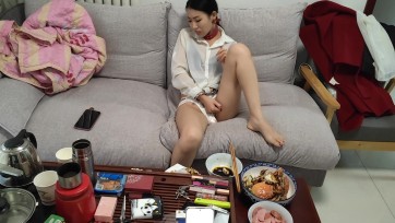 【随心原创】诺米 戴着情取玩具 香艳的午饭