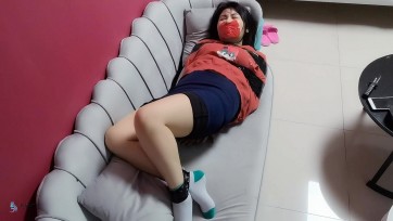 【JS】【雪莹】《入室劫案4》上/妹子回家遭遇歹徒入室劫持捆绑/胶带/堵嘴/丝袜套头