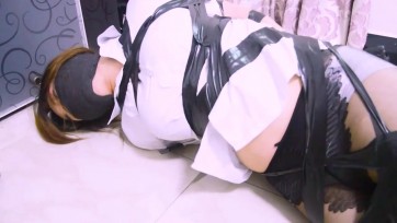 【小驴】《创意的胶带陷阱01》超罕见的奇幻捆绑！黑丝保安被有生命的胶带紧紧捆绑 30多道胶带超密集拘束