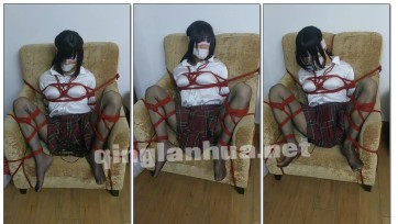 【xxxjj】男娘jk黑丝 胶布蒙眼封嘴日式固定开腿 郊狼+zdb不断折磨 最后手动结束