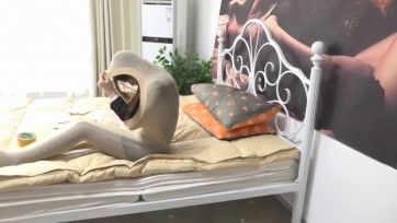 【逍遥】黑丝职业装美女被入室劫匪丝袜全包~