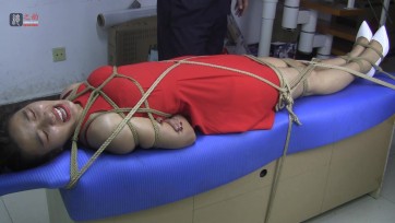 【绳之韵】安琪刑虐实验室系列：夜店红裙绳虐第一集——40分钟刑虐绳艺丽人安琪，极限严密捆绑刑台固定背诵唐诗